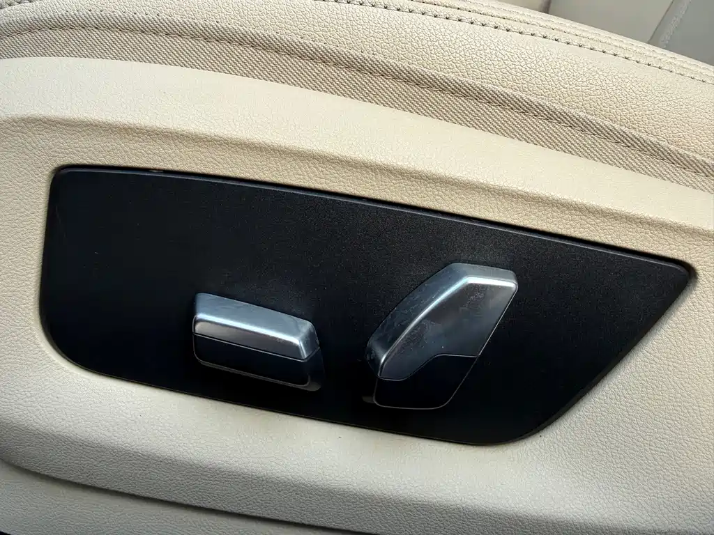 BMW 5 Series — фото 8