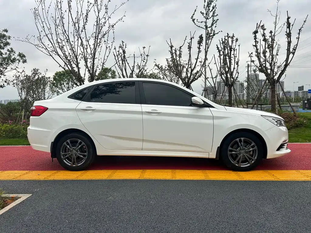 Changan Eado DT — фото 11