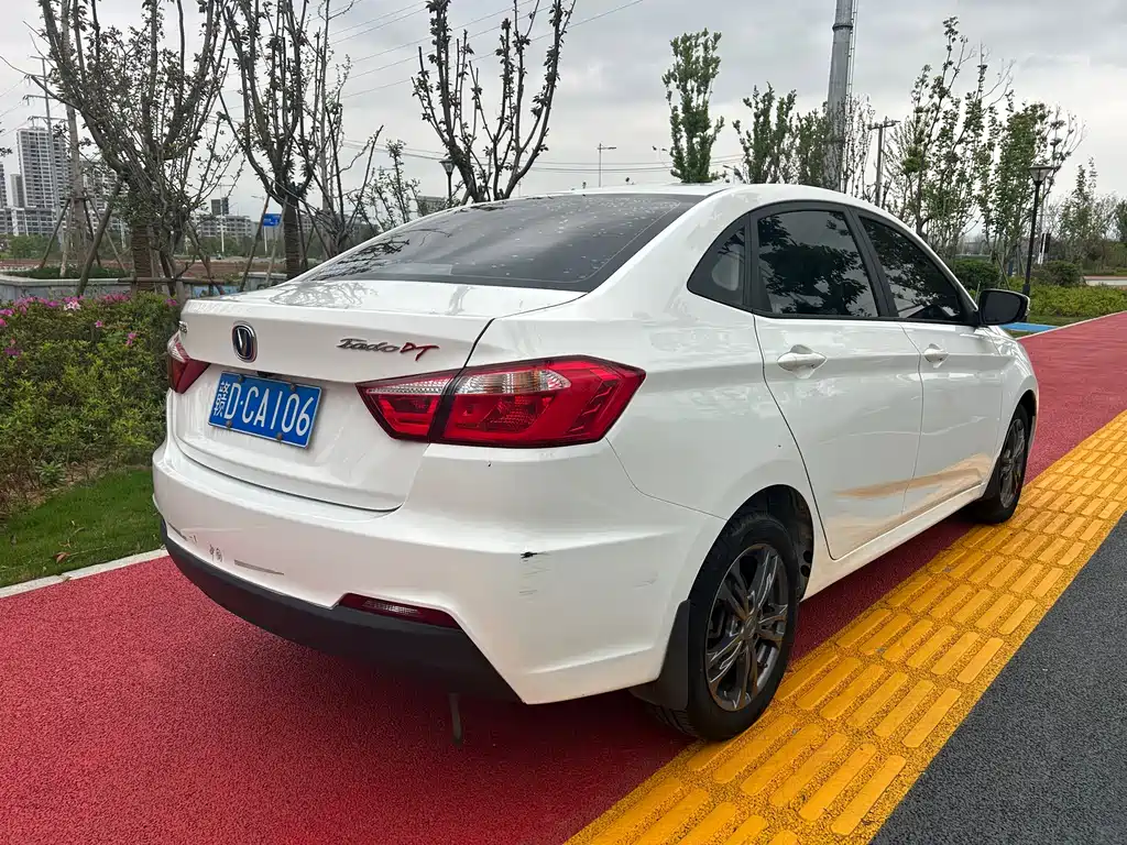 Changan Eado DT — фото 12