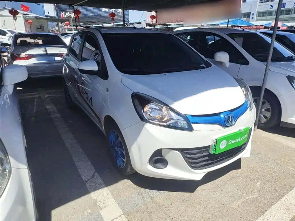 Changan EV — фото 4