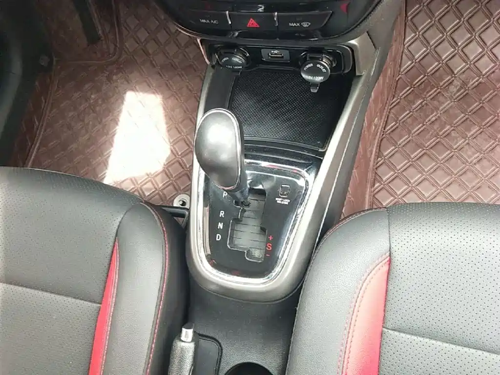 Changan CS15 — фото 14
