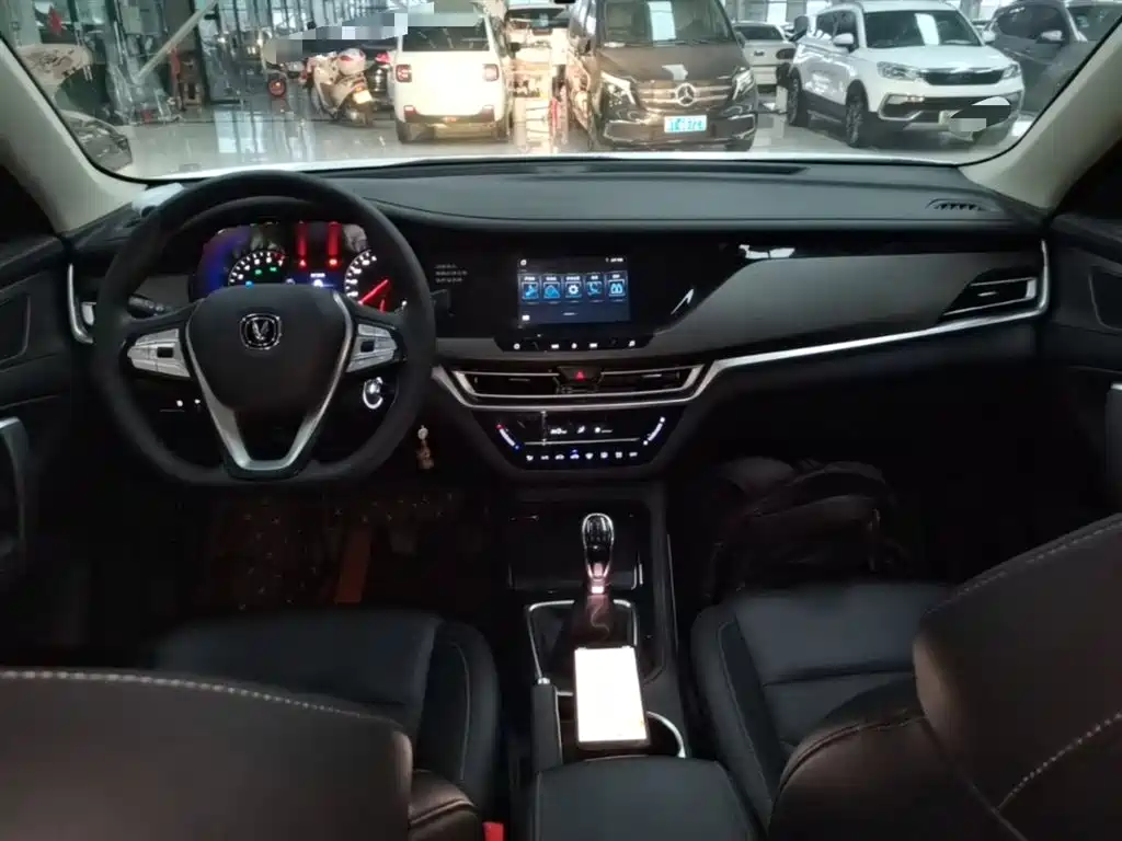 Changan CS35PLUS — фото 10