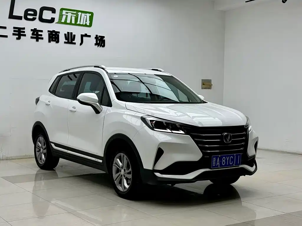 Changan CS15 — фото 3