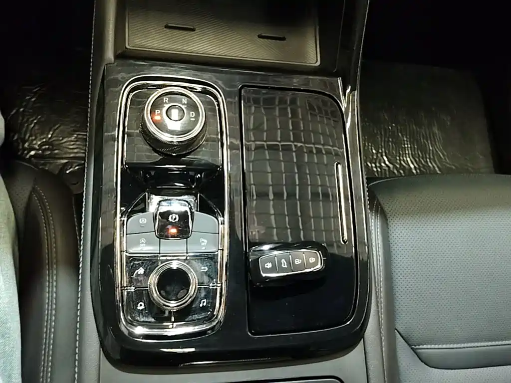 Ford Equator Sport — фото 13