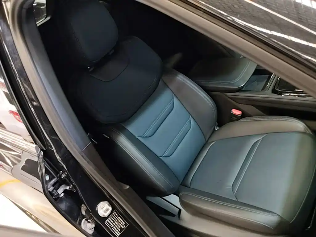 Ford Equator Sport — фото 24