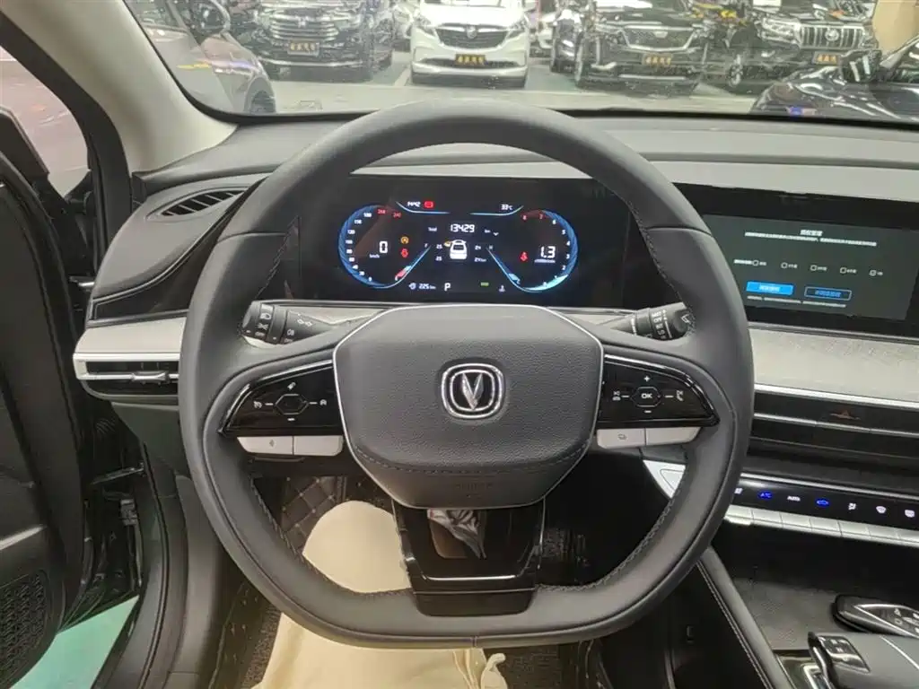 Changan Eado — фото 11