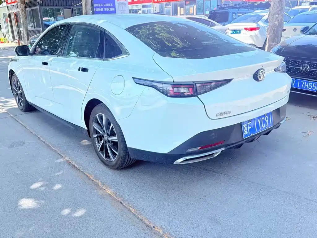 Changan Eado — фото 8