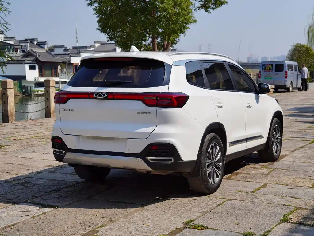 Chery Tiggo 8 — фото 13