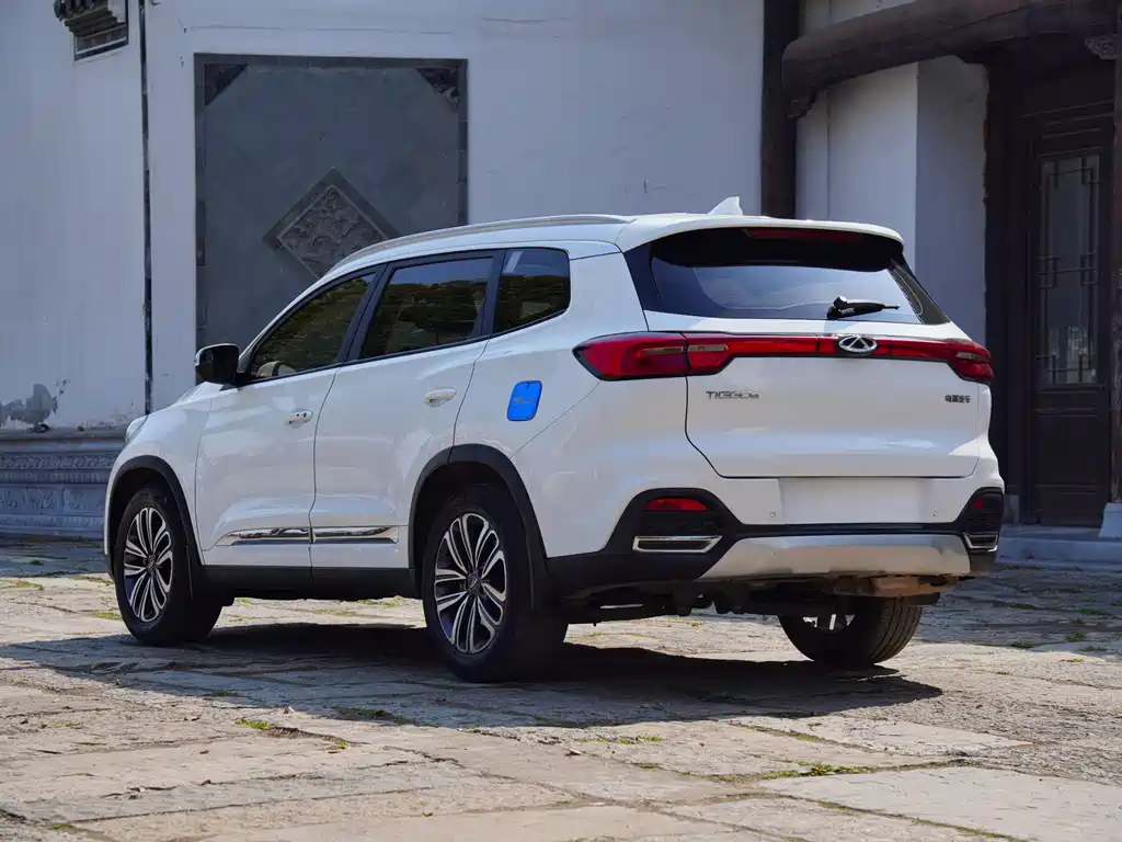 Chery Tiggo 8 — фото 15