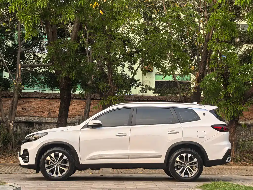 Chery Tiggo 8 — фото 4