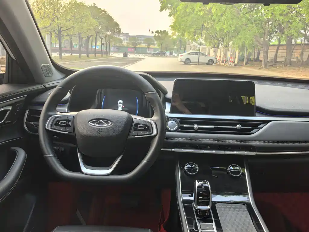 Chery Tiggo 8 — фото 10