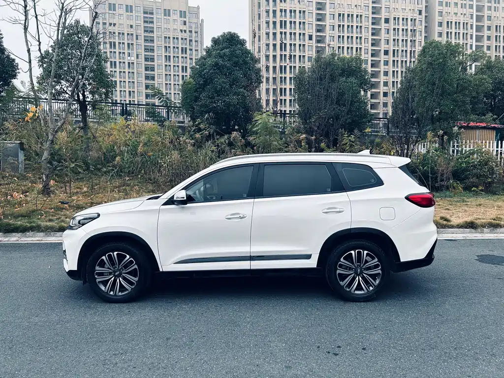 Chery Tiggo 8 — фото 4