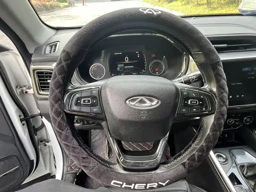 Chery Tiggo 8 — фото 13