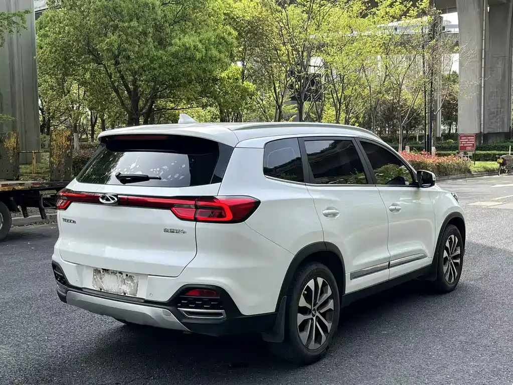 Chery Tiggo 8 — фото 7