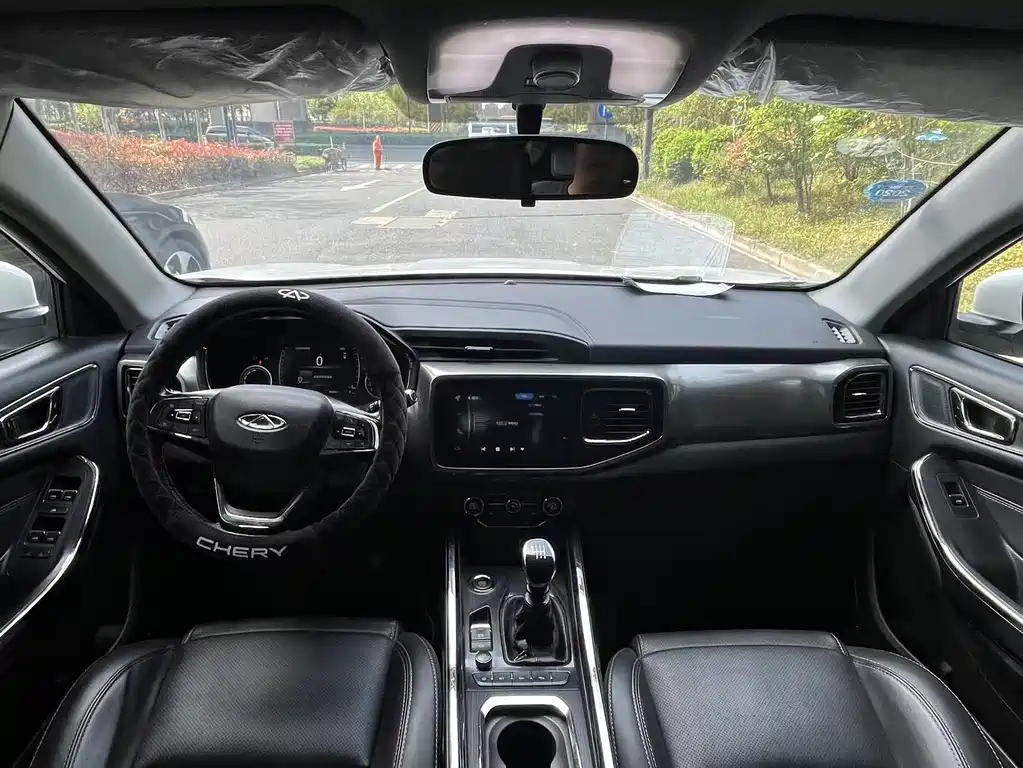 Chery Tiggo 8 — фото 10