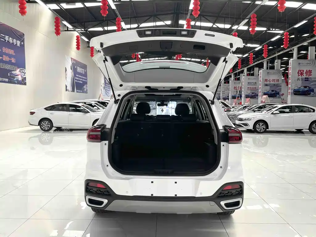 Chery Tiggo 8 — фото 14