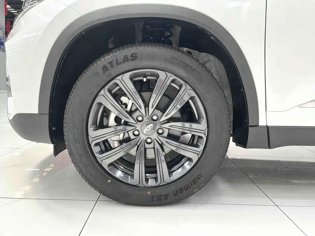 Chery Tiggo 8 — фото 17
