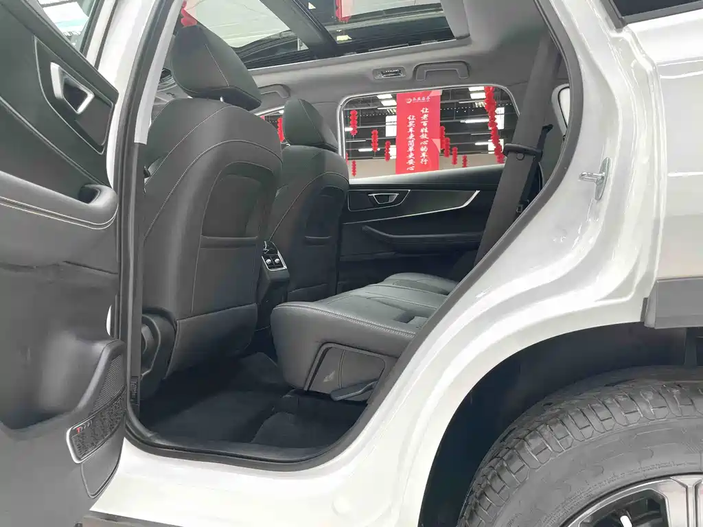 Chery Tiggo 8 — фото 10