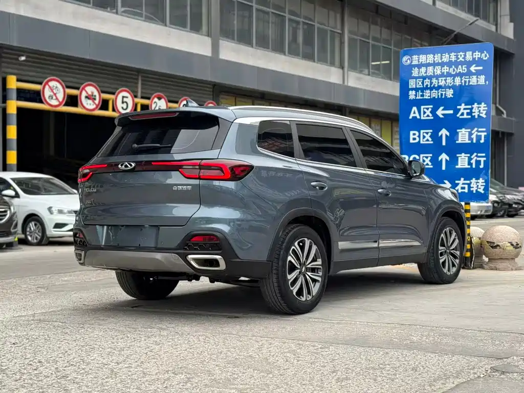 Chery Tiggo 8 — фото 4