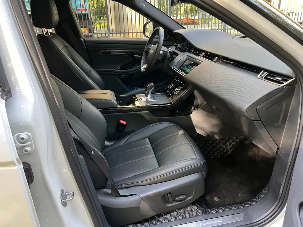 Land Rover Evoque — фото 13