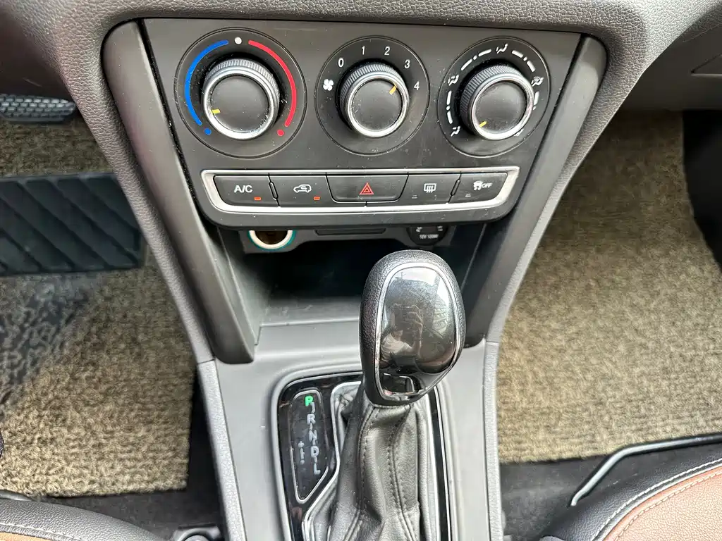 Chery Tiggo 3 — фото 9