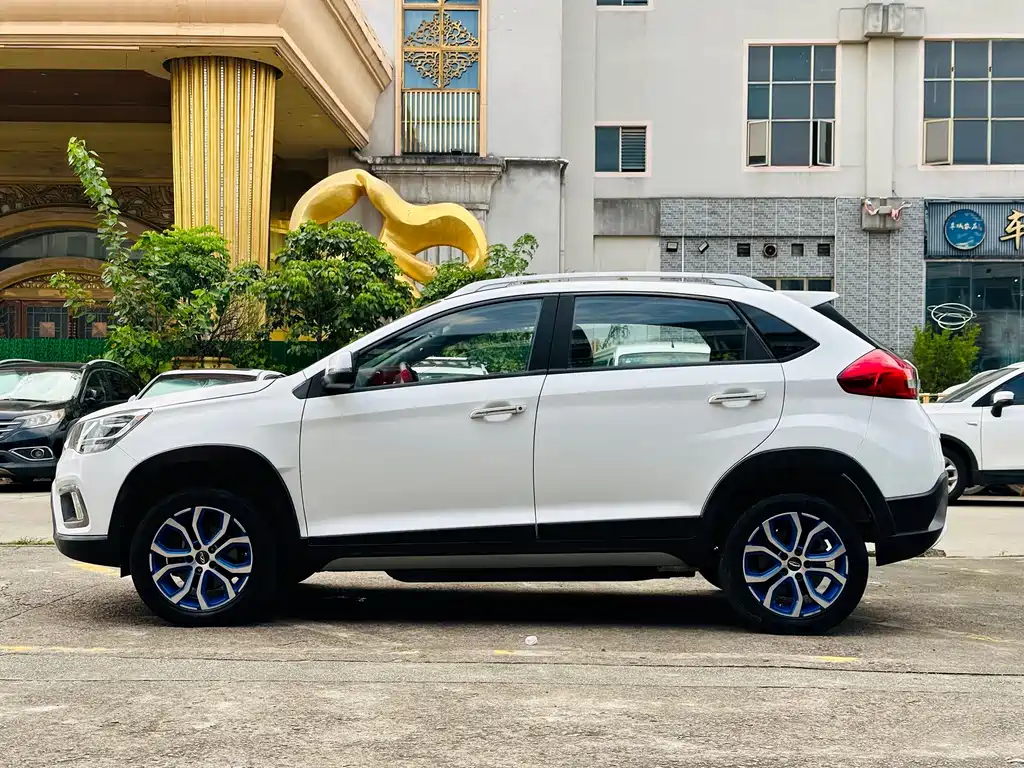 Chery New Energy Tiggo 3xe — фото 3
