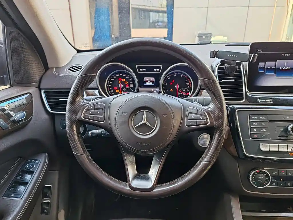 Mercedes-Benz GLS — фото 13