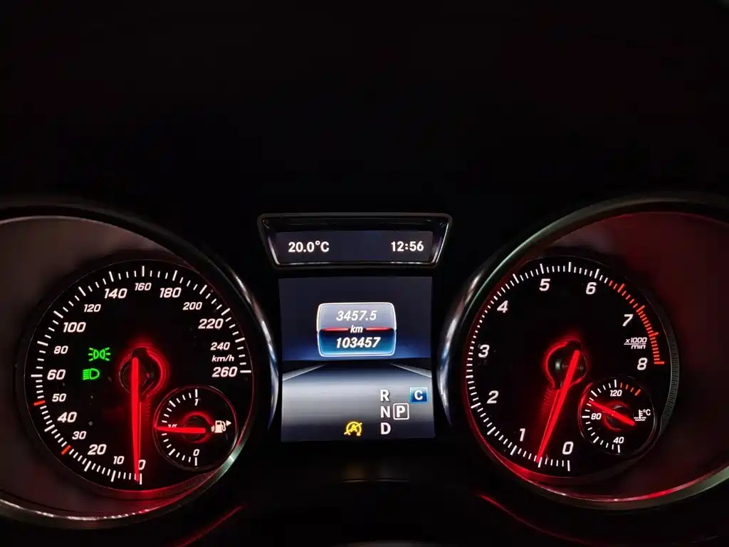 Mercedes-Benz GLS — фото 10