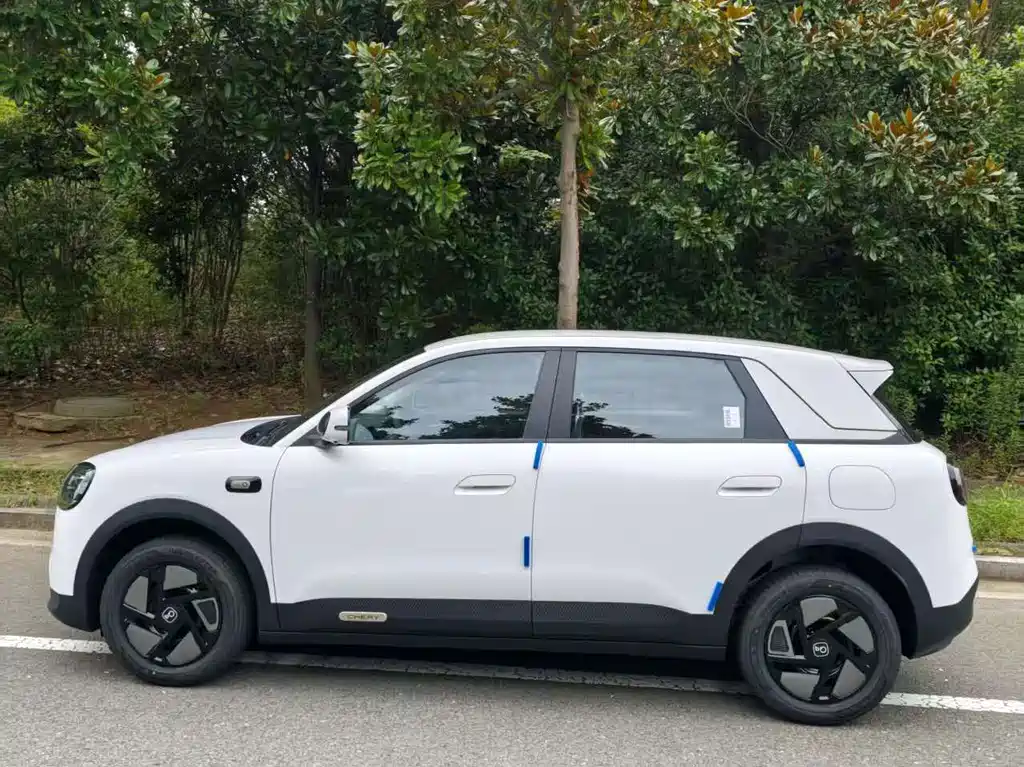 Chery QQ QQ3 EV — фото 3
