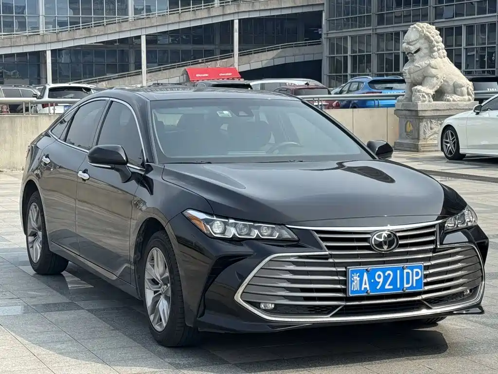 Toyota Avalon — фото 3