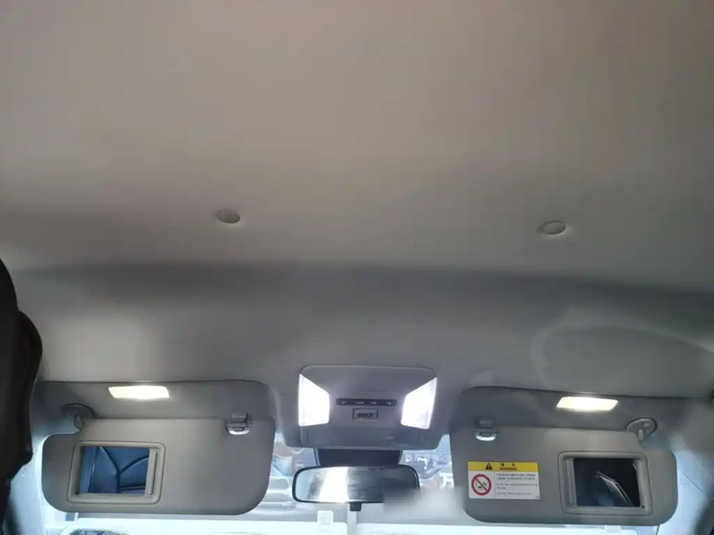 Toyota RAV4 — фото 17