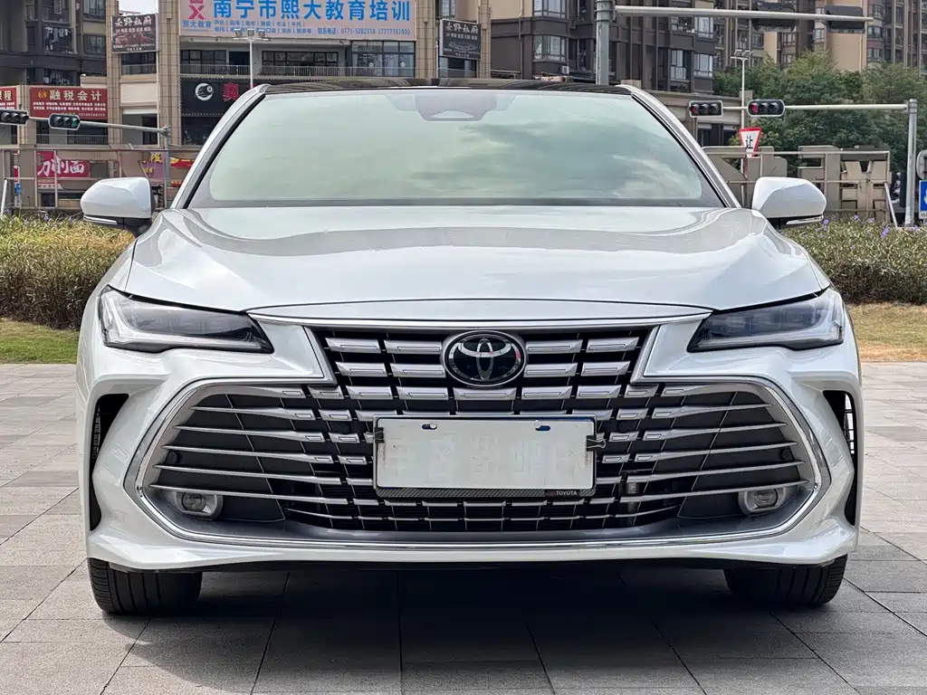 Toyota Avalon — фото 2