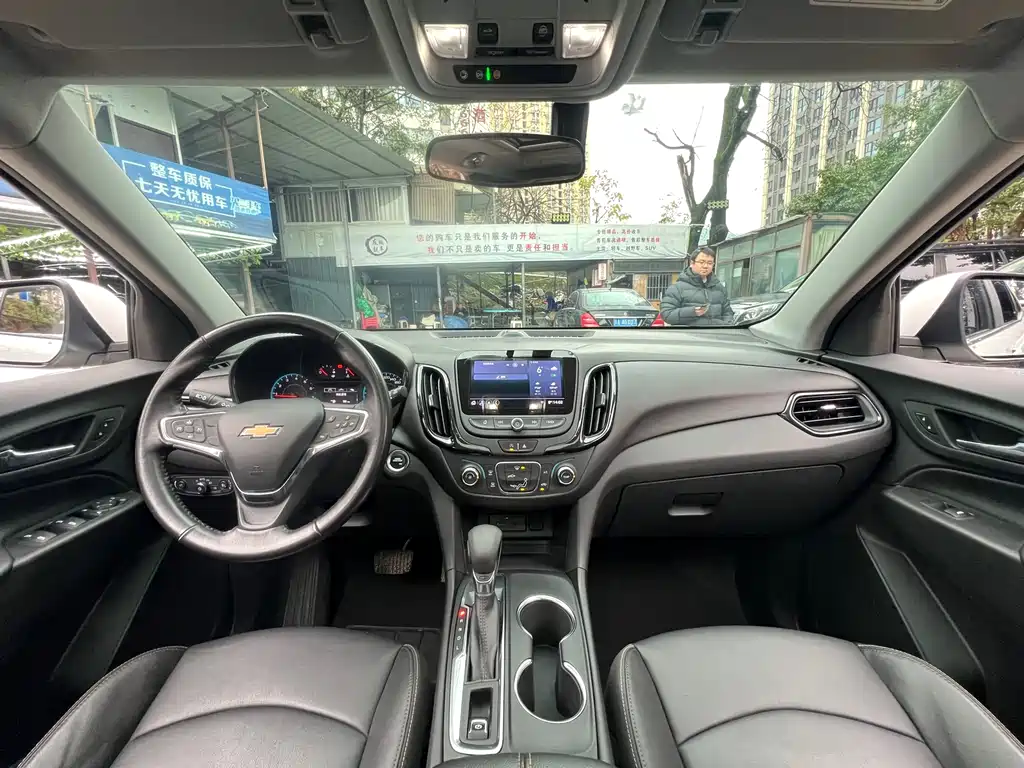 Chevrolet Equinox — фото 14