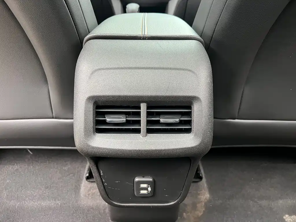 Chevrolet Equinox — фото 15