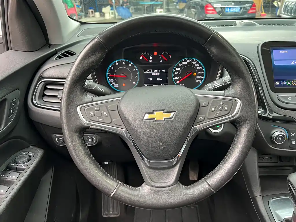 Chevrolet Equinox — фото 10
