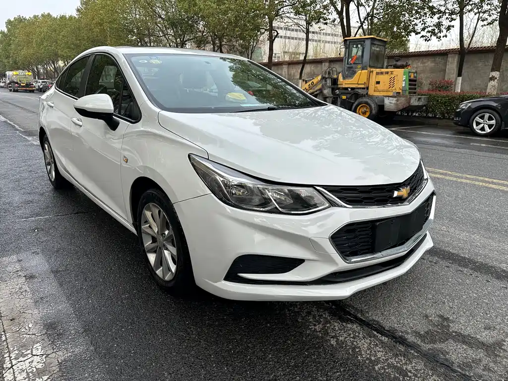 Chevrolet Cruze — фото 3