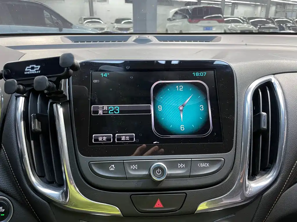 Chevrolet Equinox — фото 13