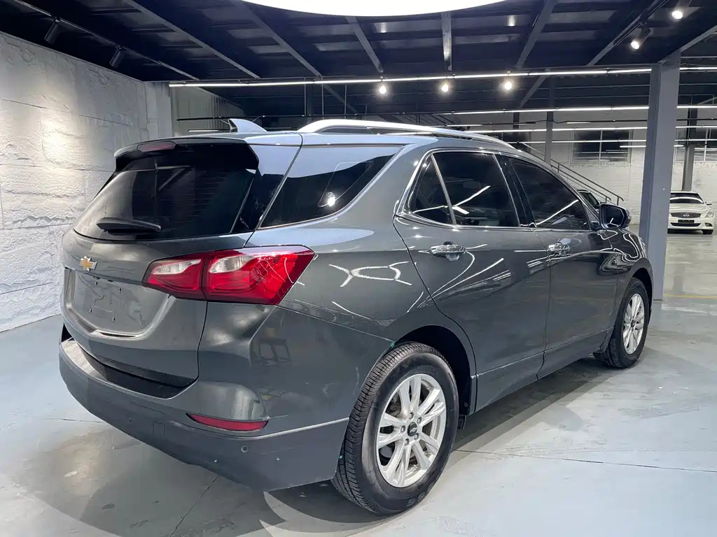 Chevrolet Equinox — фото 17
