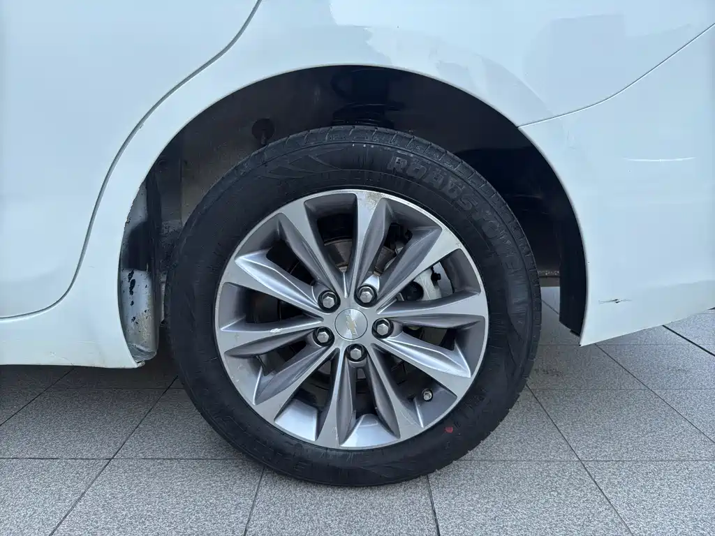 Chevrolet Monza — фото 14