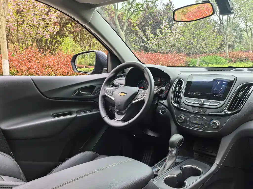 Chevrolet Equinox — фото 15