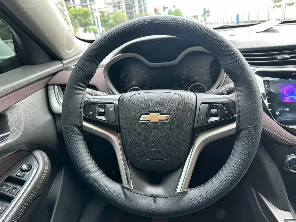Chevrolet Malibu — фото 15