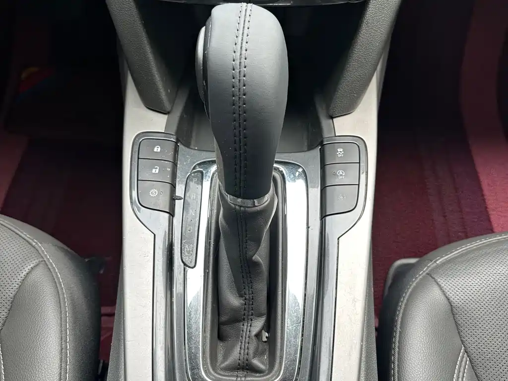 Chevrolet Malibu — фото 16