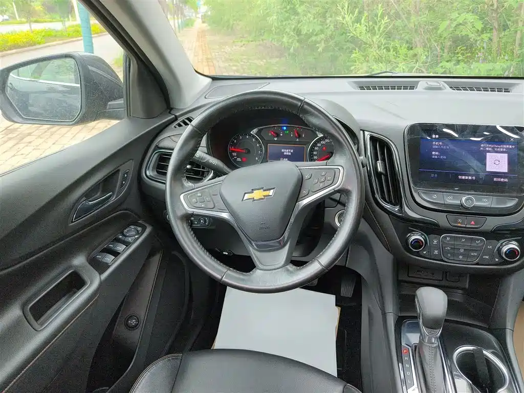 Chevrolet Equinox — фото 11