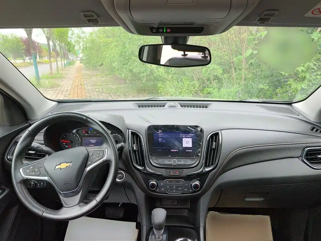 Chevrolet Equinox — фото 10