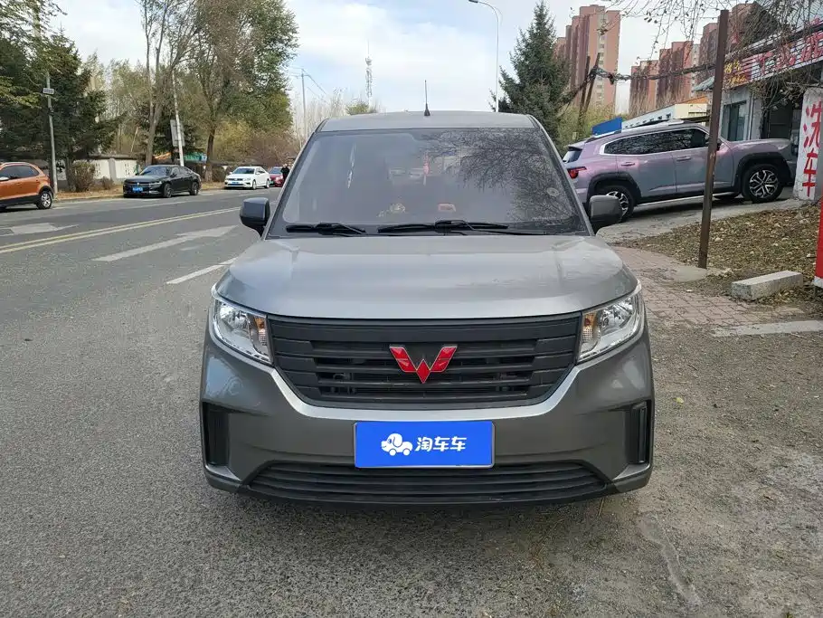 Wuling Hongguang PLUS — фото 2