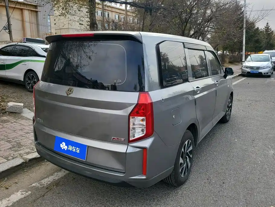 Wuling Hongguang PLUS — фото 3