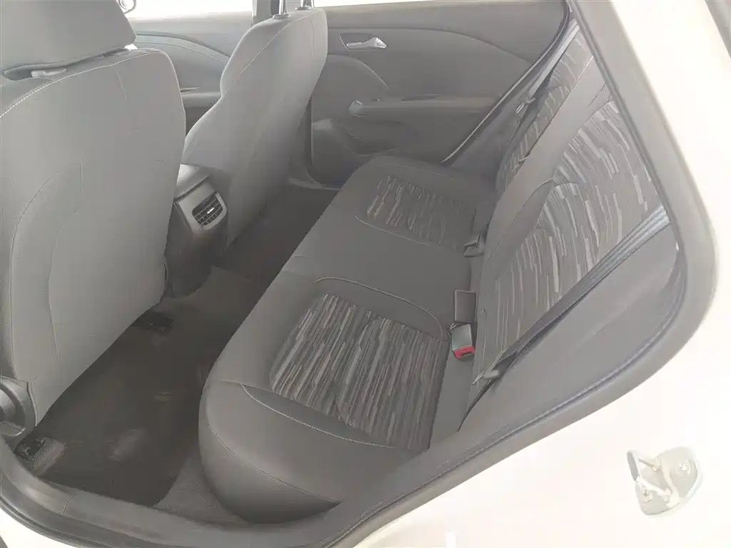 Chevrolet Monza — фото 17