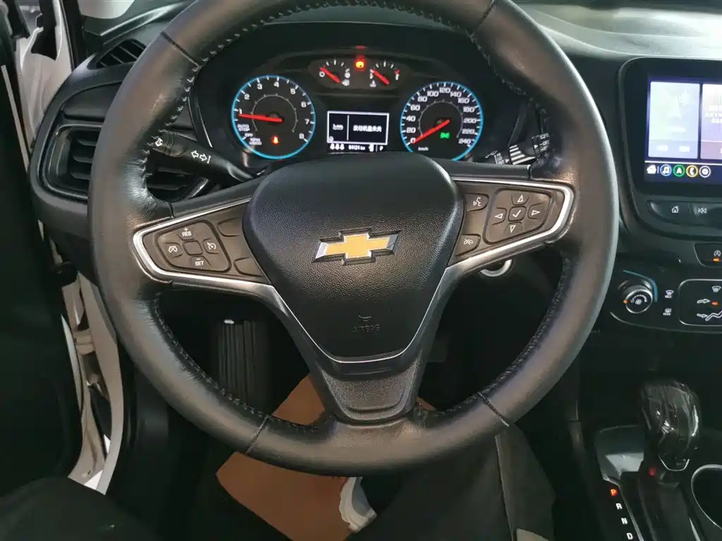 Chevrolet Equinox — фото 11