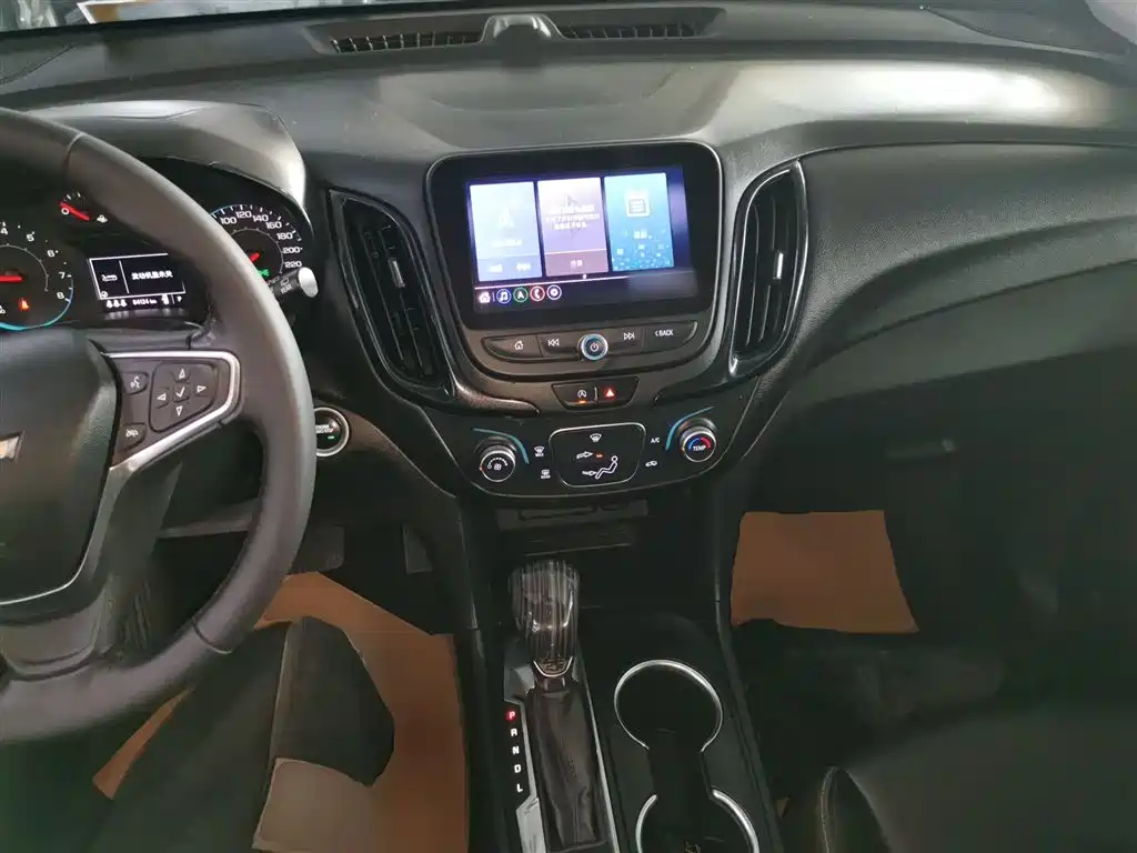 Chevrolet Equinox — фото 10