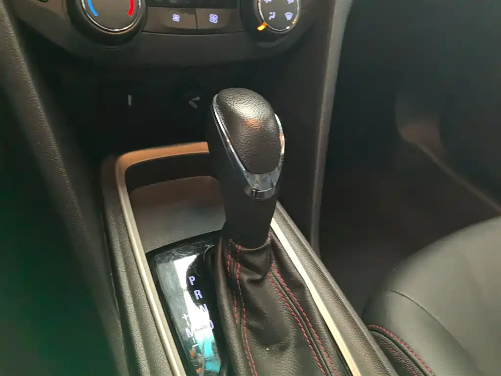 Chevrolet Monza — фото 10